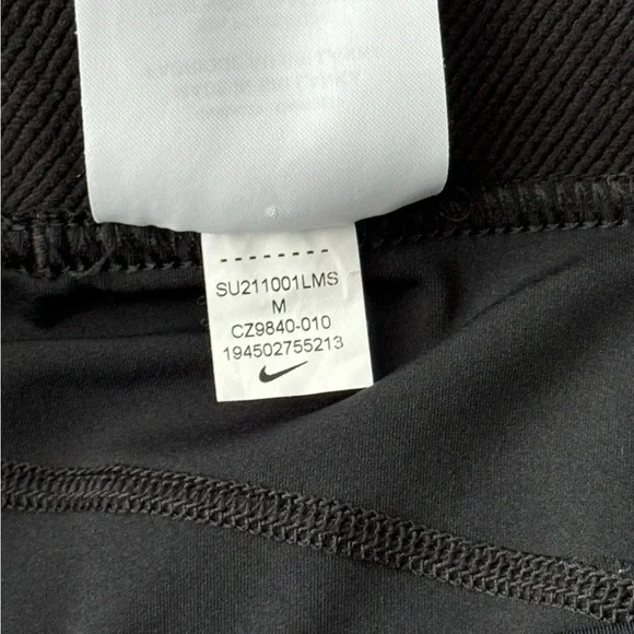 Nike Pro 365 Women's High-Waisted 7" Shorts Black Size Medium - Picture 6 of 6